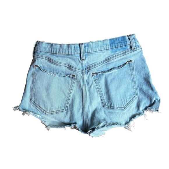 Abercrombie & Fitch The Mom Short High Rise Light Wash Distressed Raw Hem 28/6 - Picture 2 of 11